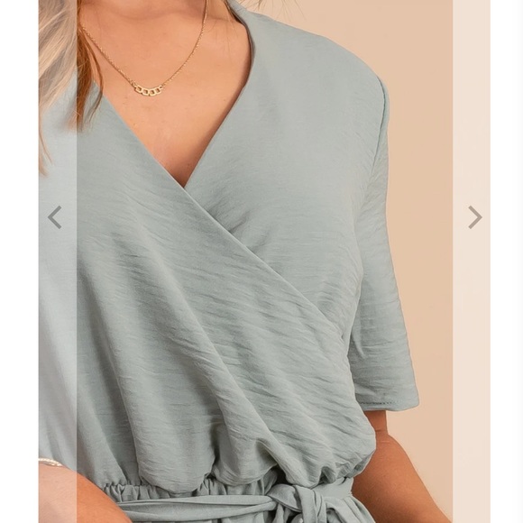 Sage green dress - Picture 2 of 3